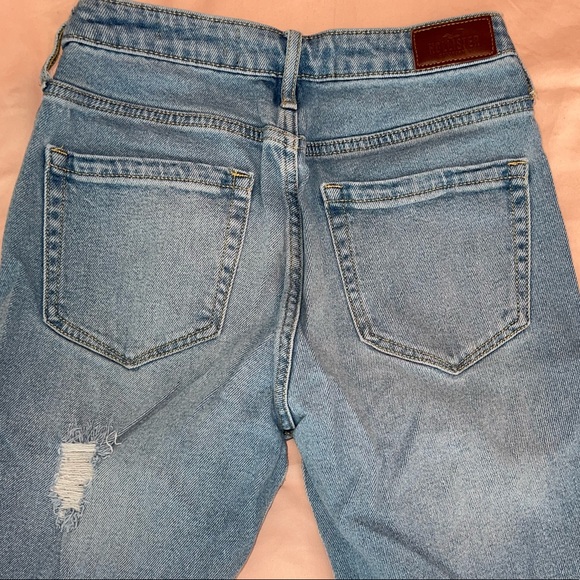 Distressed Hollister Straight Jeans - Picture 3 of 4